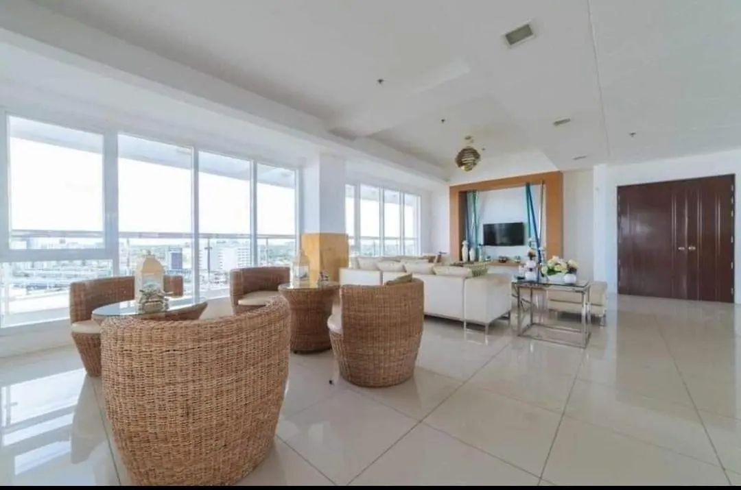 Alabang Condominium By Anuva Manila